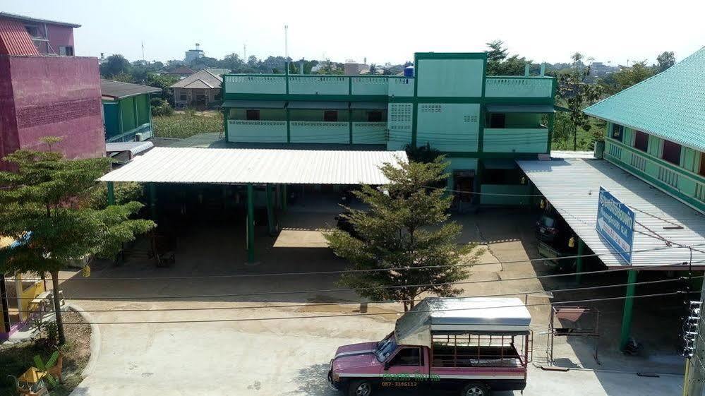 Pensión Rueang Sri Siri *